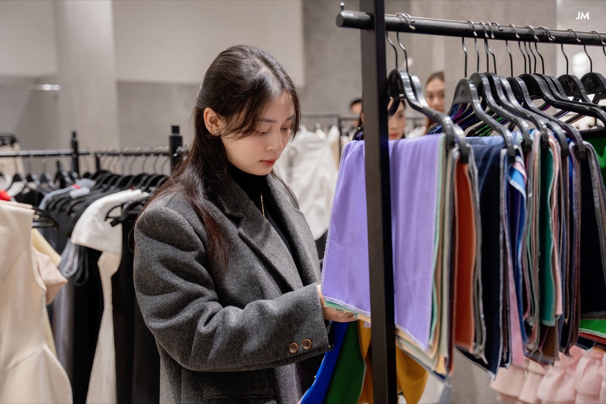 Buổi tư vấn Image Styling và lựa chọn trang phục theo Personal Color tại showroom cao cấp