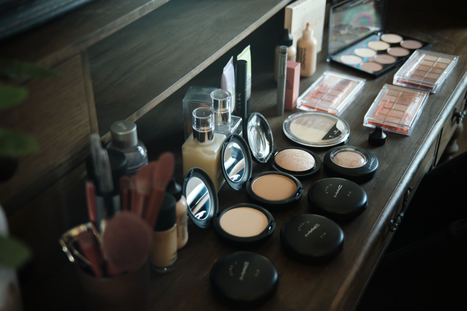 Foundation là gì? Cách chọn nền đúng da cho người mới
