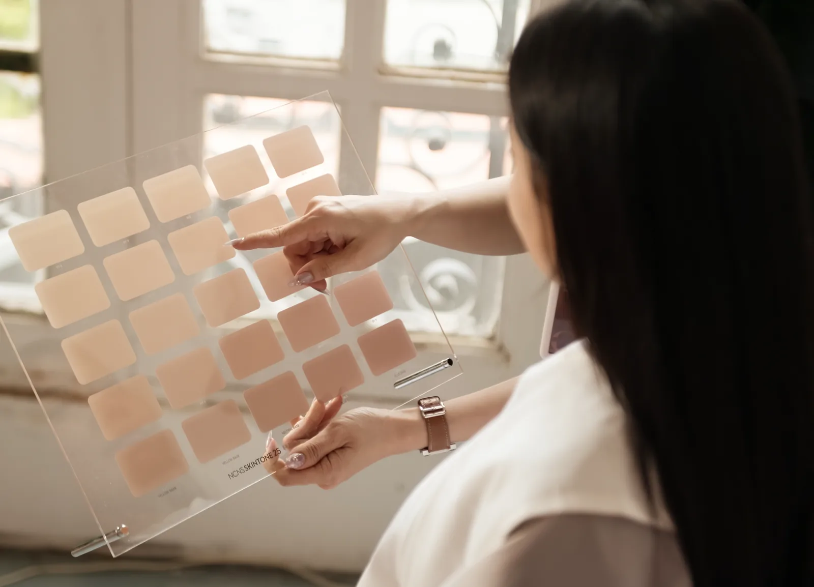 Cách xác định undertone da tại nhà — 4 phương pháp đơn giản